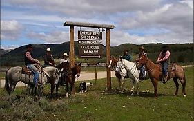 Hotel Parade Rest Ranch à West Yellowstone Exterior photo