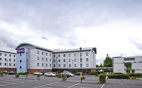 Premier Inn London Enfield Exterior photo