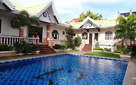 The Executive Villa Inn & Suites Davao City Exterior photo