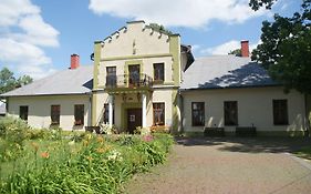 Villa Dworek Mlynarza à Zator Exterior photo