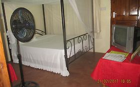 Fanaka Safaris Campsite & Lodges Mto wa Mbu Exterior photo