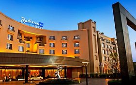 Hôtel Radisson Blu Plaza Delhi Airport à New Delhi Exterior photo