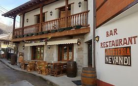 Hotel Hostal Nevandi à Espinama Exterior photo