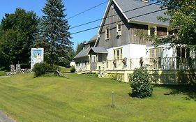 Auberge de la Tour et Spa Magog Exterior photo