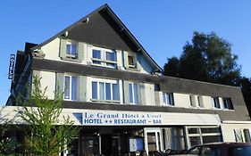 Le Grand Hotel A Ussel Ussel  Exterior photo