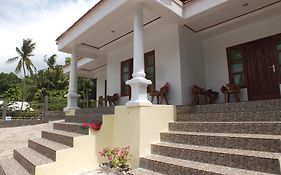 Hotel Karimunjannah House à Îles Îles Karimunjawa Exterior photo