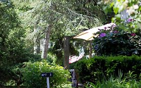 Hotel Historic White Blossom House à Southold Exterior photo