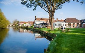 The Legacy Rose & Crown Hotel Salisbury Exterior photo