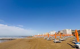 Hotel Astromare Jesolo Exterior photo