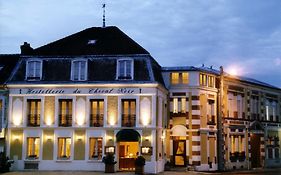 Châteaux et Demeures Hôtels Le Cheval Noir Moret-sur-Loing Exterior photo