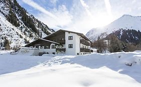 Hotel Natur Residenz Anger Alm - Adults Only à Sankt Leonhard im Pitztal Exterior photo