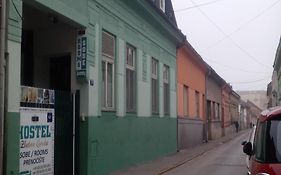 Auberge de jeunesse Sobe Zlatna Greda à Novi Sad Exterior photo