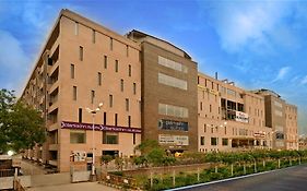 Clarks Inn Suites Ghaziabad Exterior photo