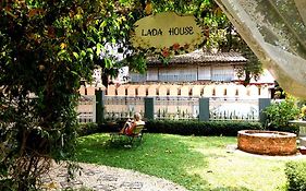 Bed and Breakfast Lada House à Lampang Exterior photo