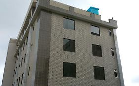 Hotel The Park Residency à Greater Noida Exterior photo