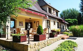 Hotel Dwa Bratanki à Rzeszów Exterior photo