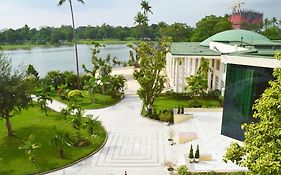 Inya Lake Hotel Yangon Exterior photo