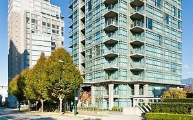 Lord Stanley Suites On The Park Vancouver Exterior photo