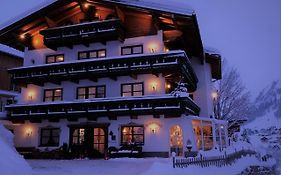 Bed and Breakfast Almrausch Boutique Chalet à Lech Exterior photo