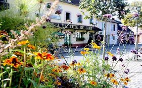 Hotel Logis Auberge À La Tête De Lard à La Ferté-Imbault Exterior photo