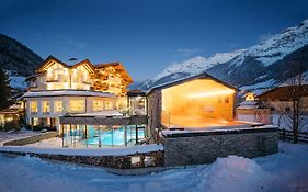 Premium Activehotel Bergkoenig Neustift im Stubaital Exterior photo