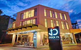 Auberge de jeunesse Dock In à Kota Kinabalu Exterior photo