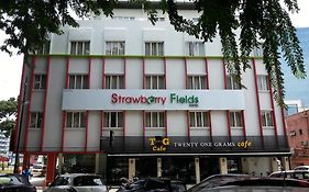 Hotel Strawberry Fields Petaling Jaya Exterior photo