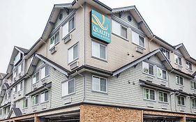 Quality Hotel & Suites Langley Exterior photo