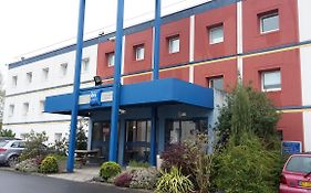 Hotel Ibis Budget Lille Lesquin Aéroport Exterior photo