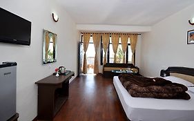 V Resorts Green Oak Resort, Mukteshwar Exterior photo