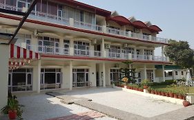 Skyview Holiday Home Pet Friendly Chandīgarh Exterior photo