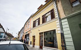 Yellowboot Aparthotel Sibiu Exterior photo