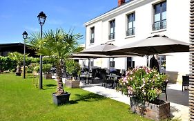 Hotel Auberge Du Château Bleu à Tremblay-en-France Exterior photo