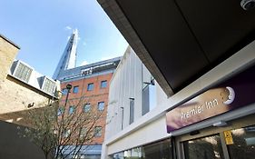 Premier Inn Southwark Borough High St Londres Exterior photo