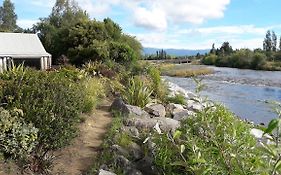 Bed and Breakfast Absolute Riverside à Turangi Exterior photo