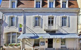 Logis Hôtel Le Lion d'Or Chauvigny Exterior photo