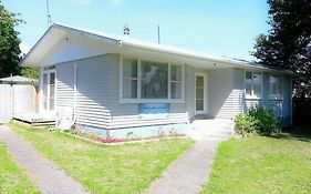 White Swan Cottage Turangi Exterior photo