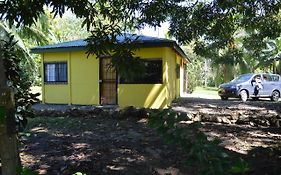 Villa Casita Amarilla à Cahuita Exterior photo