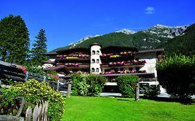 Hotel Burgstall Neustift im Stubaital Exterior photo