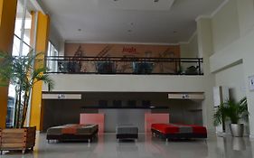 Edu Hostel Yogyakarta Exterior photo