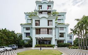 Hotel The Windsor Castle à Kottayam Exterior photo