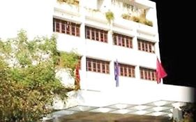 Hotel Yuvraj Vadodara Exterior photo