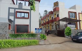 Sri Silver Inn Yercaud Exterior photo