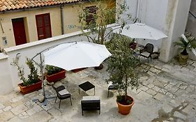 Aparthotel Cortile Antico à Trapani Exterior photo