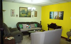 Bed and Breakfast The Illiers à Port of Spain Exterior photo