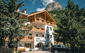 Hotel Pension Merisana à Corvara In Badia Exterior photo