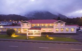 Heartland Hotel Glacier Fox Exterior photo