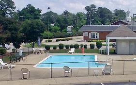 Quarterpath Inn & Suites Williamsburg Exterior photo