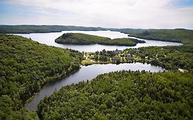 Hotel Auberge du Lac-à-l'Eau-Claire à Saint-Alexis-des-Monts Exterior photo