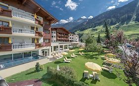 Sporthotel Neustift Neustift im Stubaital Exterior photo